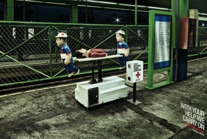 mexican-red-cross-cornea-donation-appeal-stretcher-412x276 Реклама красного креста